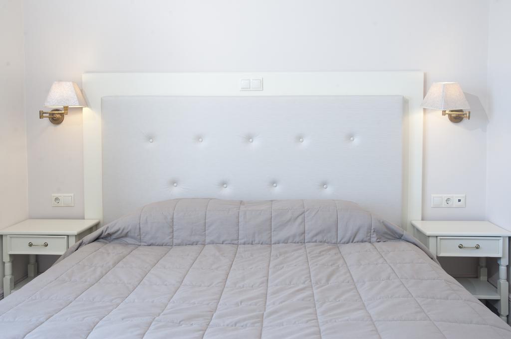 Tina'S House Aparthotel Пилос Стая снимка